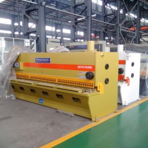 4M idwolik yo opere an Metal Guillotine Chea pou machin avanse