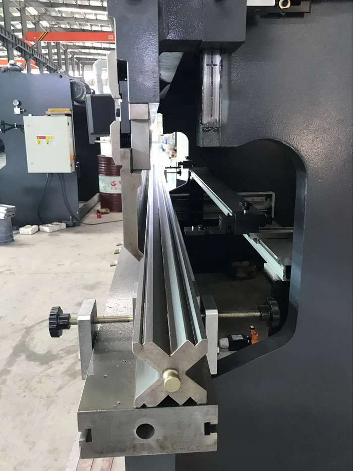 standard tools Yawei China 160T3mtr NC pressbrakes