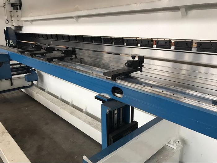 XR 2 axis CNC controlled press brake bending AUTO BACK GAUGE Yawei AHYW Made in china 