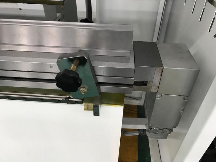 Wila motorised cnc press brake crowning table Yawei 4 axis cnc press brake