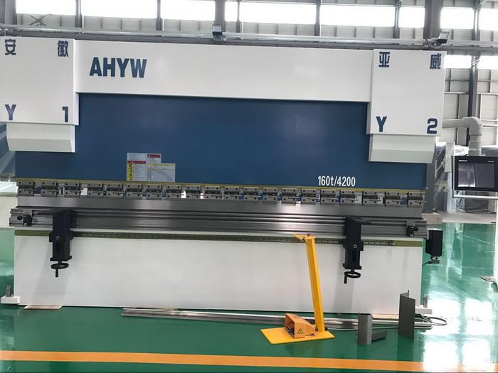 China Yawei 160T4M 5 axis plarte bending machine  Yawei china Supplier
