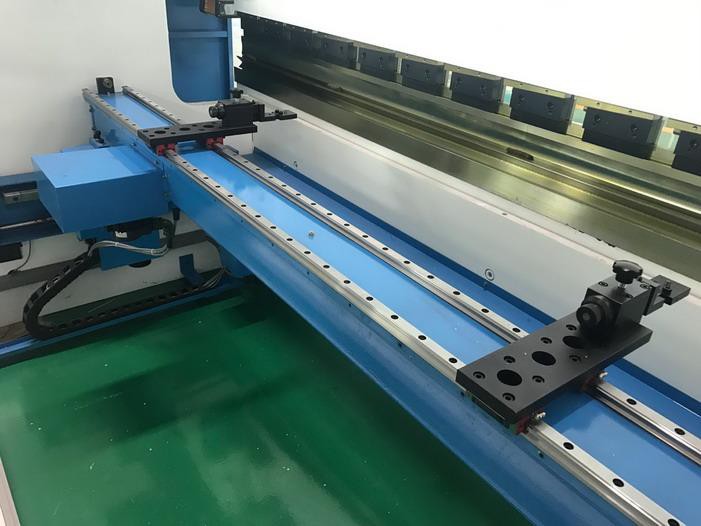 AHYW Yawei XR 2 axis CNC controlled 60T small press brake auto back gauge made in china factory