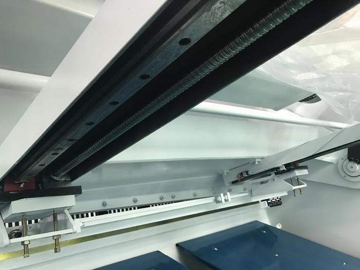 ball screw linear guide motorized back gauge for Yawei 8mm sheet cutting machines china factory