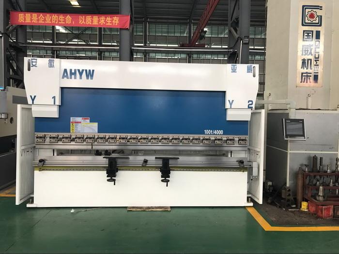 China AHYW Yawei 100T4m Hybrid press brake  5 axis factory