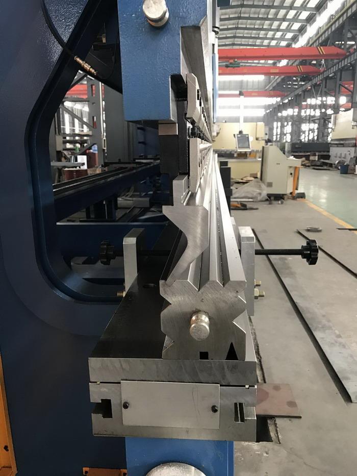 Wila press brake wave Motorized crowning table for AHYW Yawei 10m brake press china suppliers