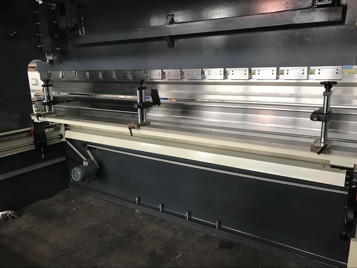 China 2 axis yawei 4m press brake Manul R axis flange sheet bending controller delem da41t